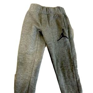 Nike jumpman logo air jordan tapered fleece joggers boys.